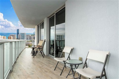 Foto 20 - Stunning Bay Front 3 Bed Private Floor Apt 2001 BW Resort Miami