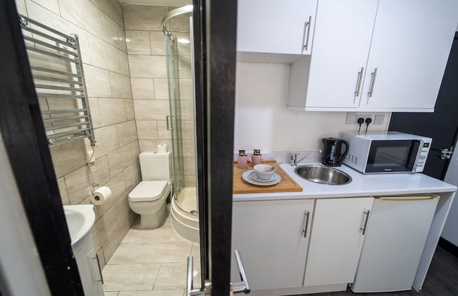 Studio Available Close to Queen Elizabeth Hospital - Foto 8