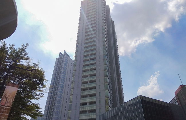 Comfort Stay 2Br At Masterpiece Apartment - Photo 41