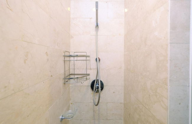 Comfort Stay 2Br At Masterpiece Apartment - Foto 27