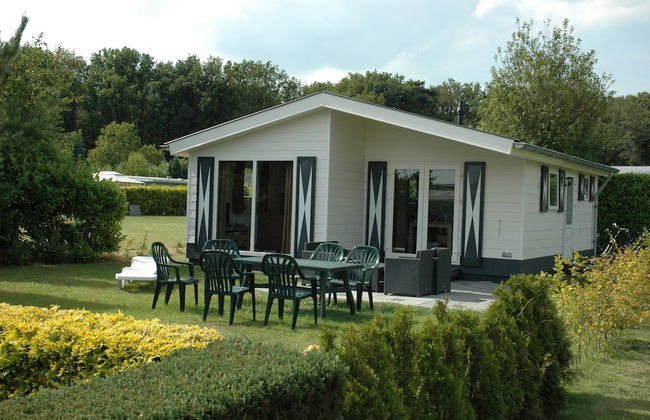 Chalet in Netherlands With Pool & Playground - Foto 1