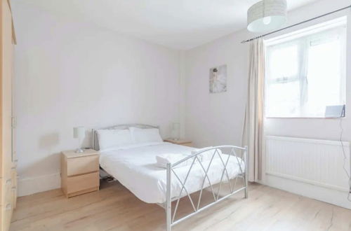 Photo 3 - Central & Spacious 1BD - Camden Town