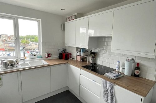 Photo 5 - 2BD Flat With Views of Canary Wharf - Rotherhithe