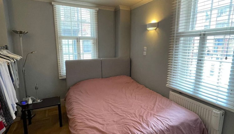 Photo 1 - Central 1BD Flat - Tottenham Court Road