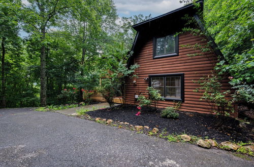 Photo 63 - Sugar Bear Cabin with Hot Tub