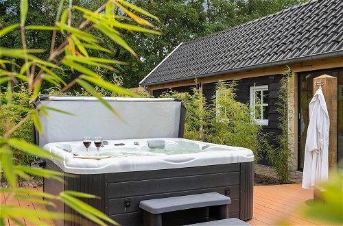 Photo 14 - Luxurious Nature Stay in Friesland With Jacuzzi