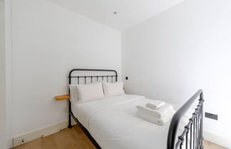 Photo 1 - Charming & Stylish 1BD Flat - Bethnal Green