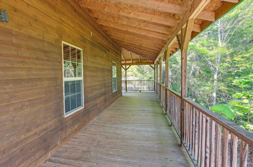 Photo 18 - Idyllic Beattyville Cabin Rental w/ Stunning Views