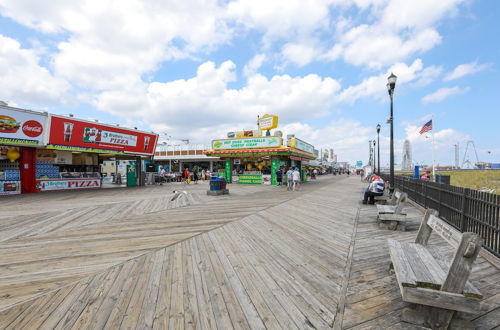 Photo 14 - Sunny Seaside Heights Retreat: Walkable Location