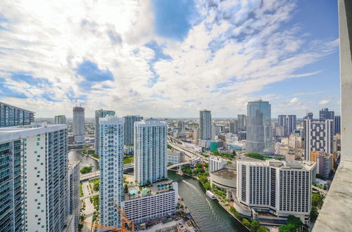 Photo 18 - Luxury 45th Floor Condo Icon Brickell