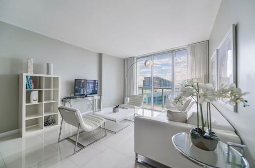 Photo 14 - Luxury 45th Floor Condo Icon Brickell