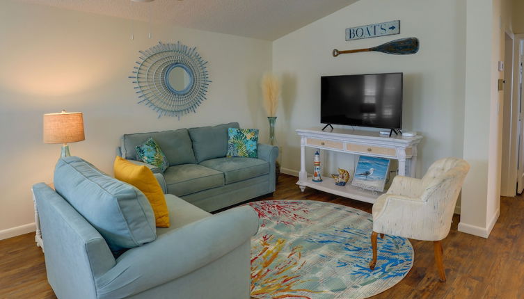 Foto 1 - Cozy Jensen Beach Home: Pool Access, Walk to Beach