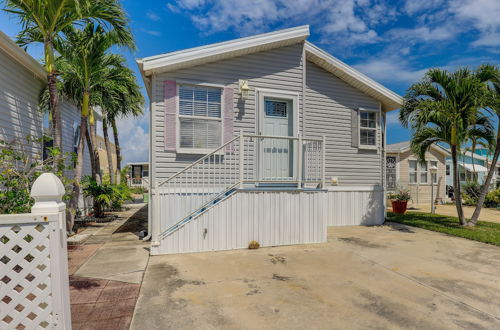 Photo 3 - Cozy Jensen Beach Home: Pool Access, Walk to Beach