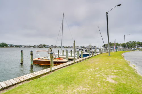 Foto 19 - Waterfront Outer Banks Home w/ Beach Access