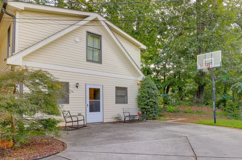 Photo 8 - Wfh-friendly Atlanta Apartment < 9 Mi to Downtown