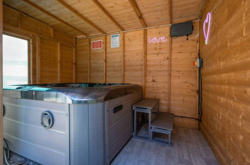 Photo 31 - Get Away Home With Hot Tub Sleeps 7