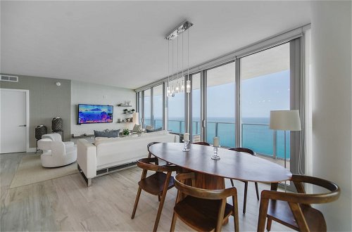 Foto 15 - Oceanfront Luxury Condo, Hollywood