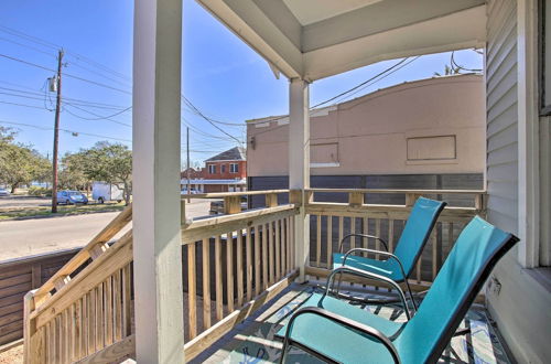 Photo 23 - Cozy Beach Bungalow Near Galveston Seawall & Pier