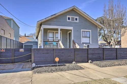 Photo 4 - Cozy Beach Bungalow Near Galveston Seawall & Pier