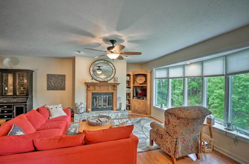 Photo 11 - Lakefront Condo w/ Resort-style Amenities +marina