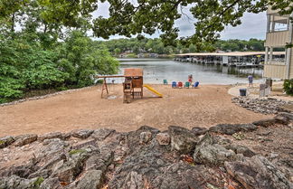 Foto 1 - Lake of the Ozarks Home w/ Balcony & Grill