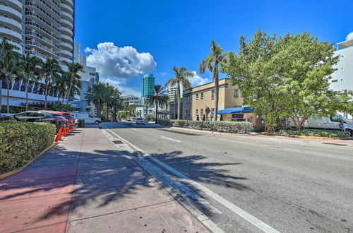 Foto 17 - Oceanfront Miami Beach Studio w/ Beach Access