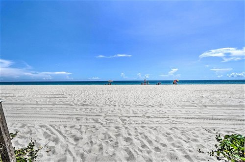 Foto 22 - Oceanfront Miami Beach Studio w/ Beach Access