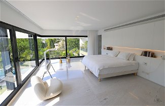 Photo 3 - Luxurious Coastal Villa w Pool & Garden