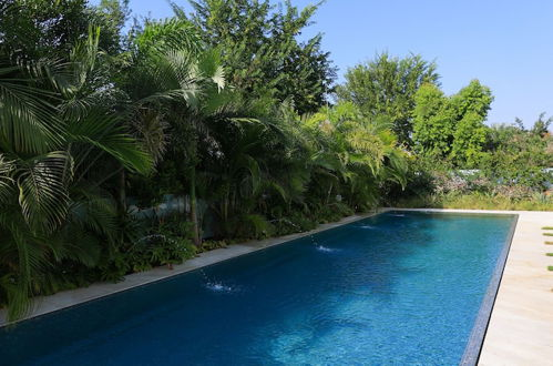 Foto 61 - Luxurious Coastal Villa w Pool & Garden