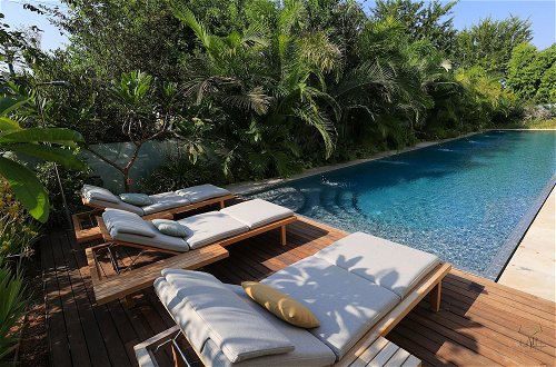 Photo 37 - Luxurious Coastal Villa w Pool & Garden