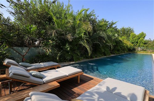 Foto 63 - Luxurious Coastal Villa w Pool & Garden