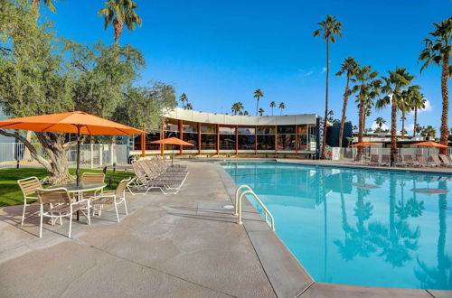 Foto 24 - Palm Springs Contemporary Condo w/ Community Pool