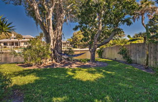 Foto 2 - Canal-front Siesta Key Home: Heated Pool & Privacy