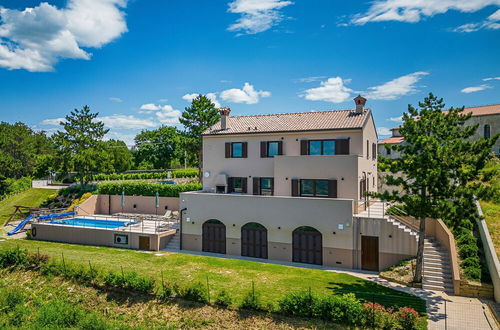 Photo 38 - Luxury Pool Villa Gradin