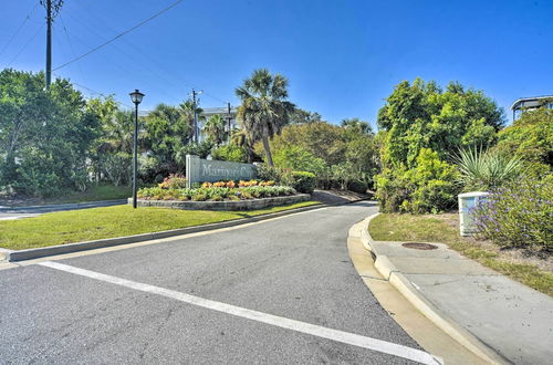 Foto 2 - Folly Beach Retreat w/ Pool Access & River Views