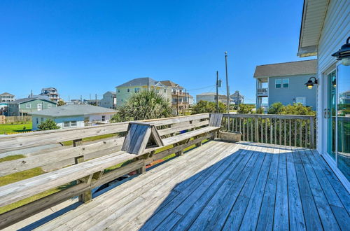 Photo 8 - Spacious North Topsail Family Home With 2 Decks