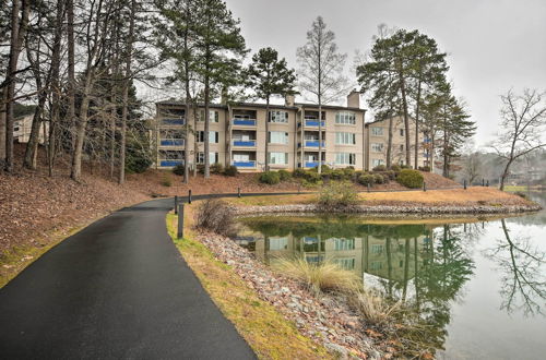 Photo 11 - Lake Keowee Resort Condo: Waterfront Balcony