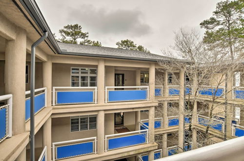 Photo 5 - Lake Keowee Resort Condo: Waterfront Balcony