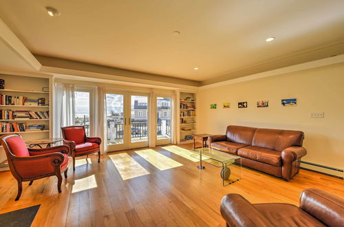 Photo 4 - Multi-level Marion House: Loft, Deck + Ocean Views