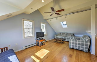 Photo 3 - Multi-level Marion House: Loft, Deck + Ocean Views