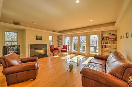 Photo 2 - Multi-level Marion House: Loft, Deck + Ocean Views