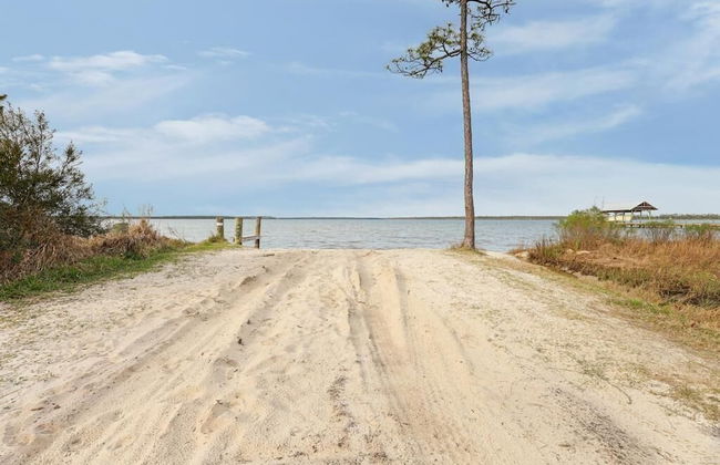 New Home 3br/2.5br w/ Kayak Access Sleeps 9 - Foto 42