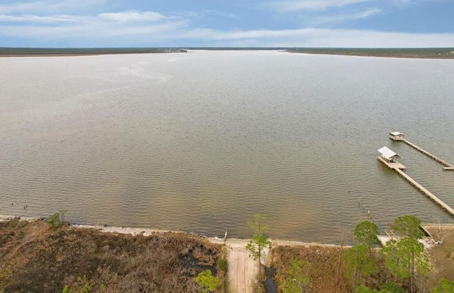 New Home 3br/2.5br w/ Kayak Access Sleeps 9 - Foto 56