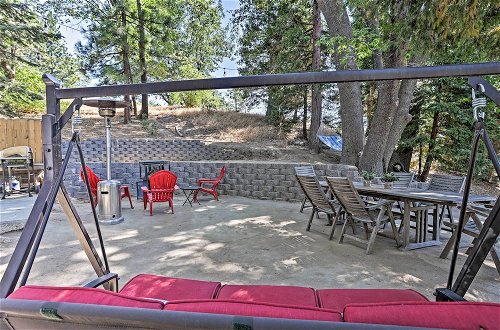 Foto 4 - Expansive Retreat w/ Deck, Game Room & Lake Views