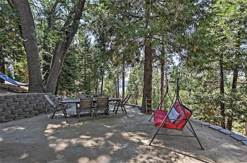 Foto 8 - Expansive Retreat w/ Deck, Game Room & Lake Views