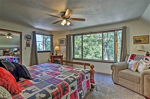 Foto 27 - Expansive Retreat w/ Deck, Game Room & Lake Views