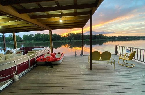Photo 15 - Lakefront Fort Towson Home w/ Private Dock