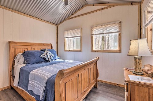 Photo 9 - Cozy Studio Cabin in Tallassee w/ Water View