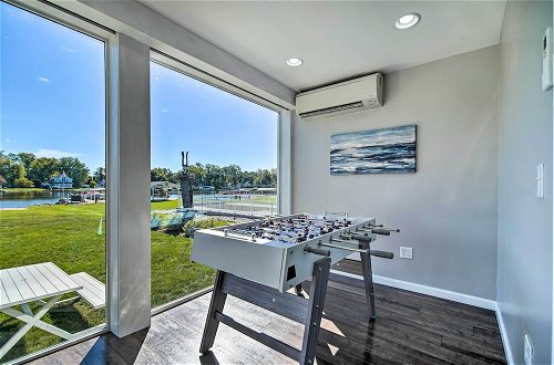 Photo 25 - Modern & Chic Waterfront Getaway in Mchenry