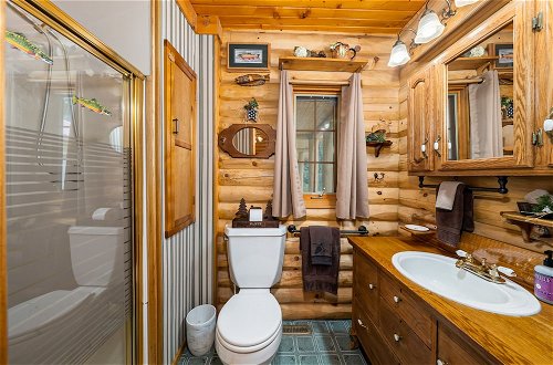 Foto 10 - Log Cabin w/ Private Hot Tub on Wenatchee River